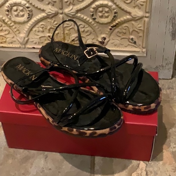 Mackin J Strappy Sandals - Picture 3 of 5